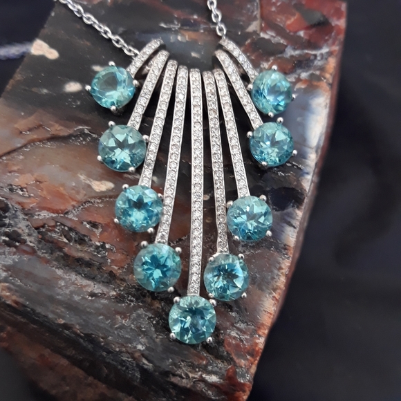Gorgeous Round Cut Neon Blue Apatite Set - Picture 3 of 10